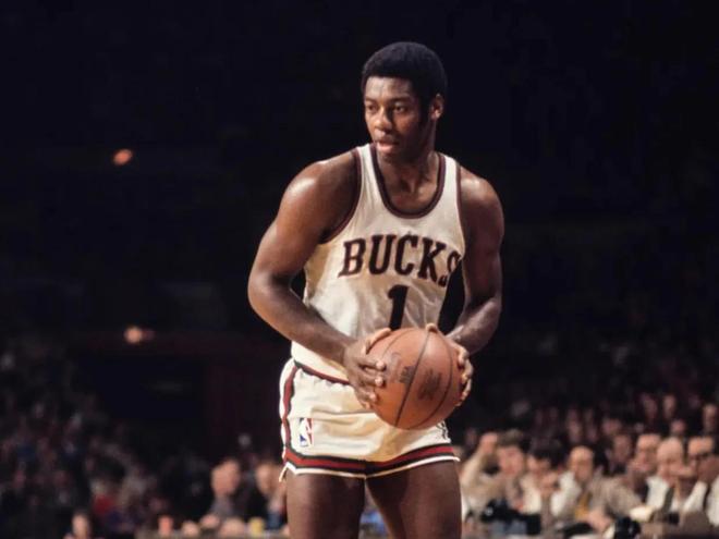 在进攻端给 在进攻端给